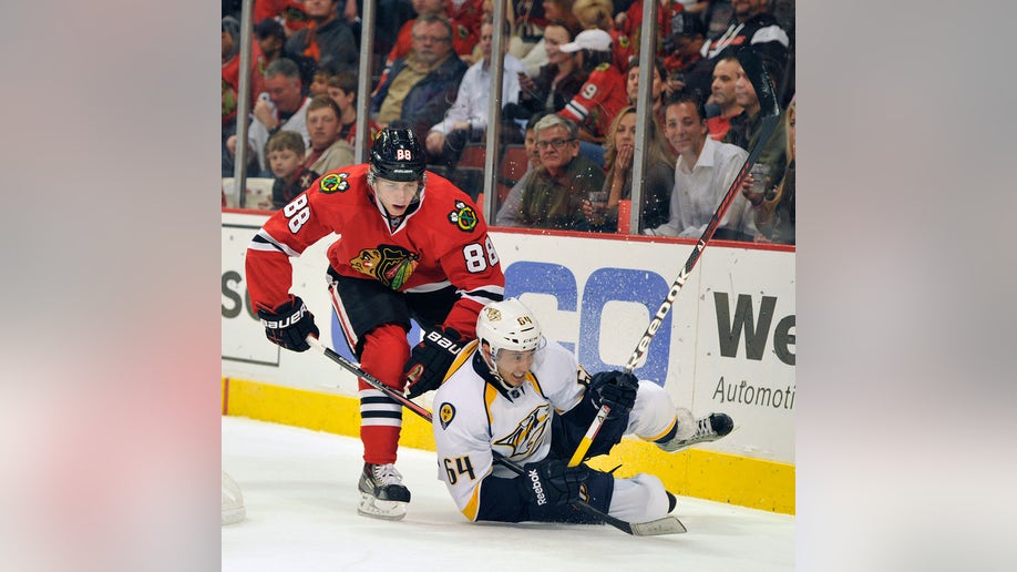 6f50c66f-Predators Blackhawks Hockey