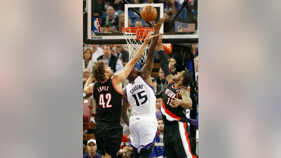 50e0a22e-Trail Blazers Kings Basketball