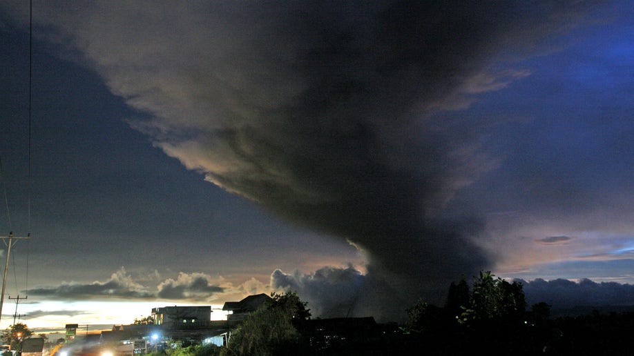 c04f6417-Indonesia Volcano
