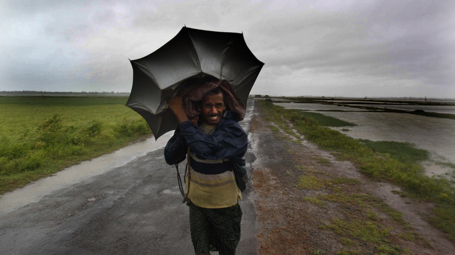 53bd8faa-India Cyclone