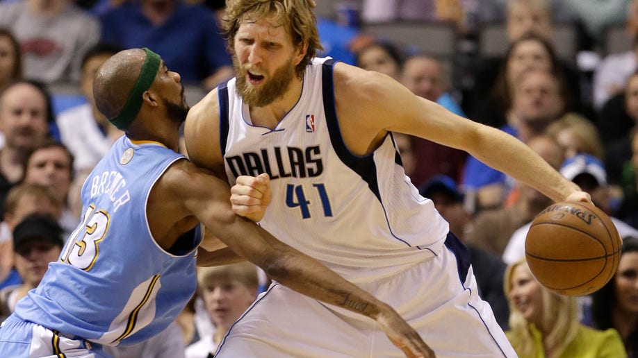 a21f0a2e-Nuggets Mavericks Basketball