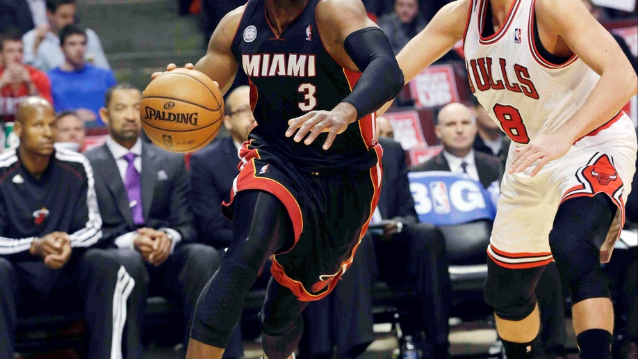 5ac6c540-Heat Bulls Basketball