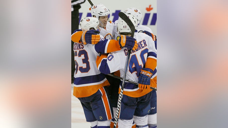 6f435820-Islanders Jets Hockey