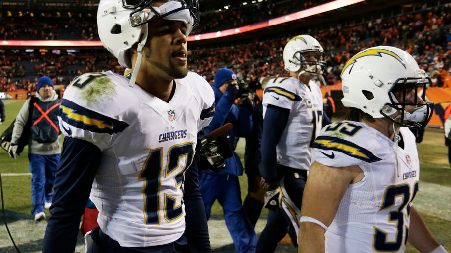 007786a0-Chargers Broncos Football