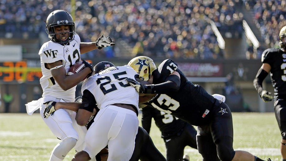 df294267-Wake Forest Vanderbilt Football