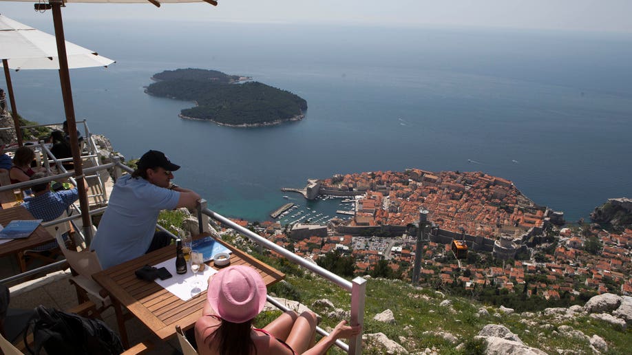 9b768109-Croatia Golf Referendum