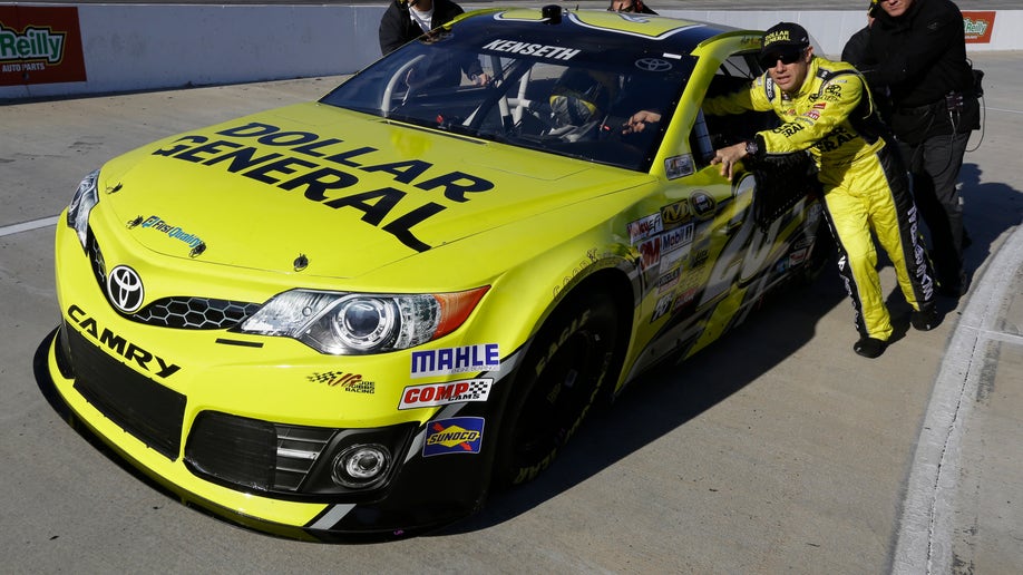 34c07763-NASCAR Martinsville Auto Racing