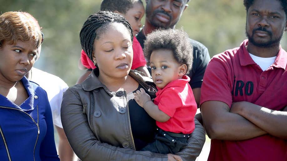 Ayah dari anak laki-laki Minnesota didakwa meninggal; Keluhan menyebutkan ping ponsel, penyelidikan asuransi