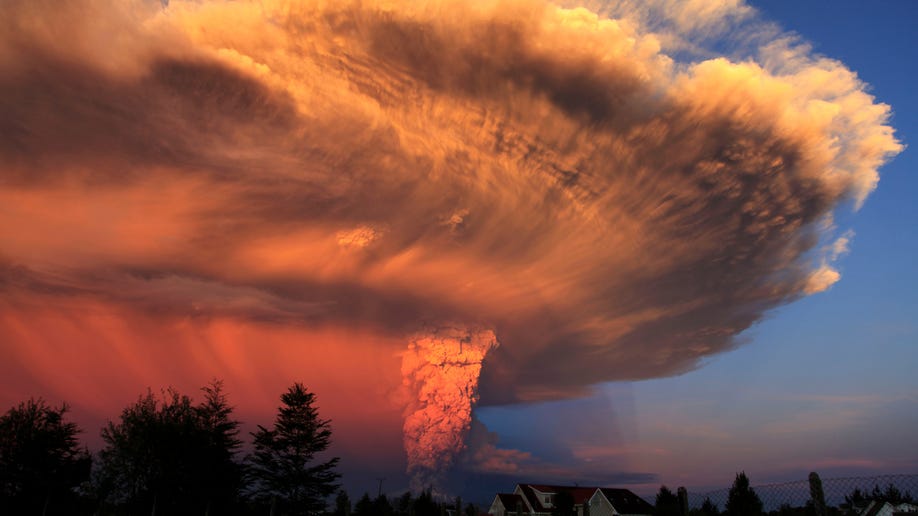APTOPIX_Chile_Volcano_Vros