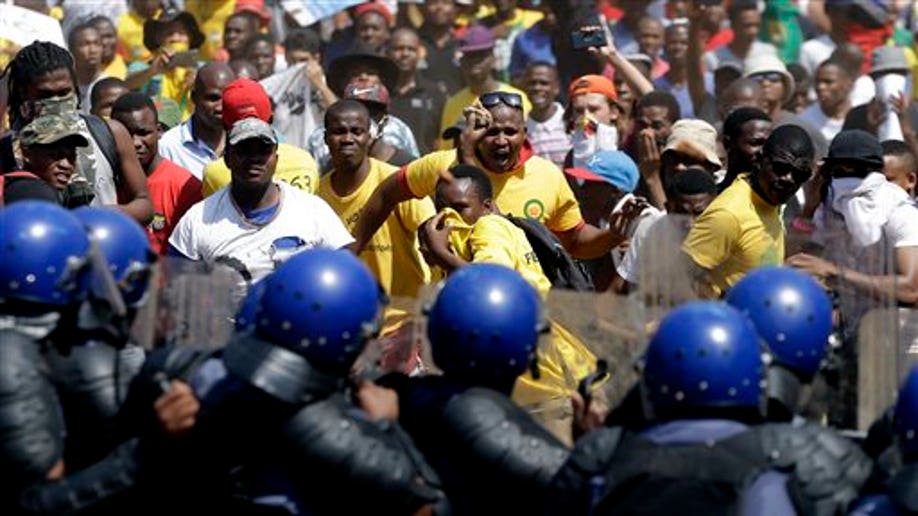 f8a42665-APTOPIX South Africa Student Protests
