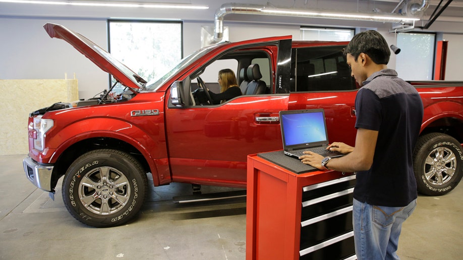 eb01cd51-Autos Tech Blurred Lines