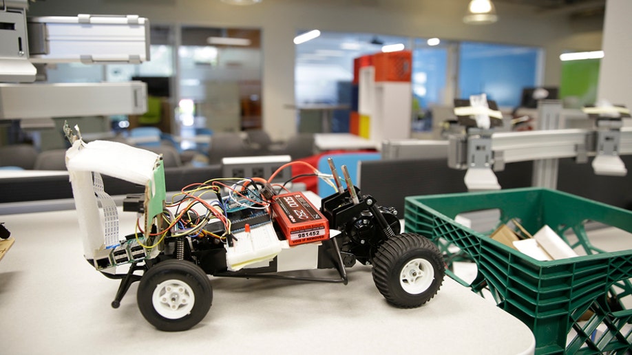 8aa93e50-Autos Tech Blurred Lines