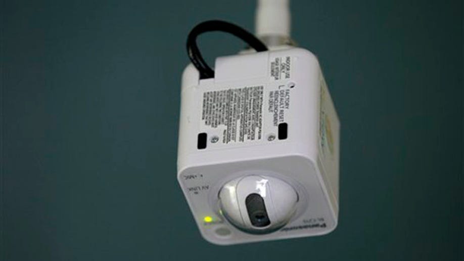 b17635e7-Newborn ICU Webcams