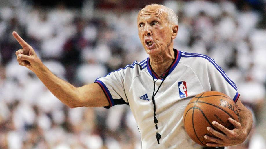 Dick Bavetta, N.B.A. Referee for 39 Years, Is Retiring - The New York Times