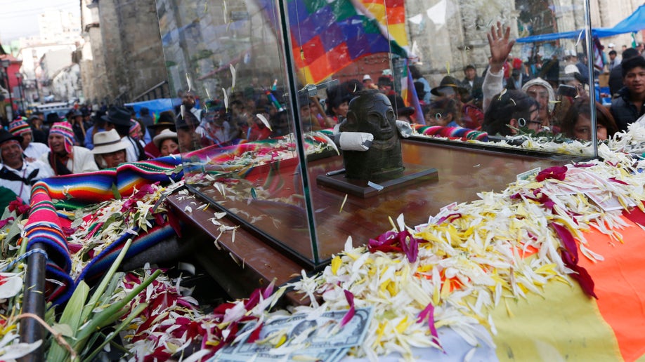 75e1a2e1-Bolivia Ekeko