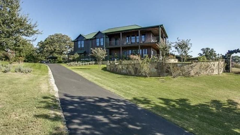 Terry Bradshaw's 10.8M Ranch Is the Most Expensive Listing in Oklahoma