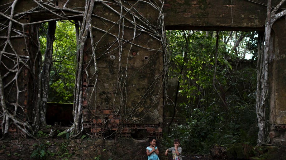 Brazil_Amazon_Ruins_Vros