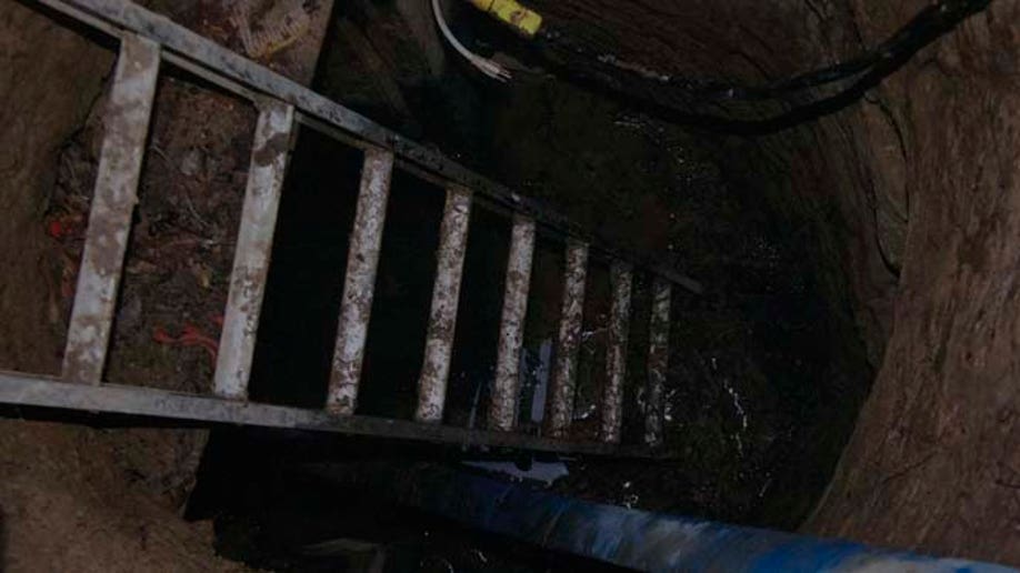 8df68e1e-Canada Mystery Tunnel