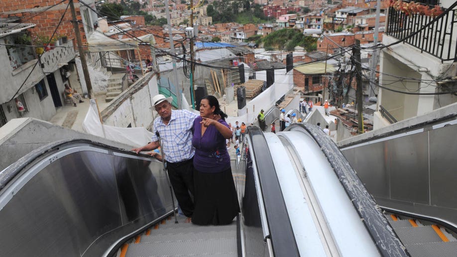 776f3380-Colombia Escalators