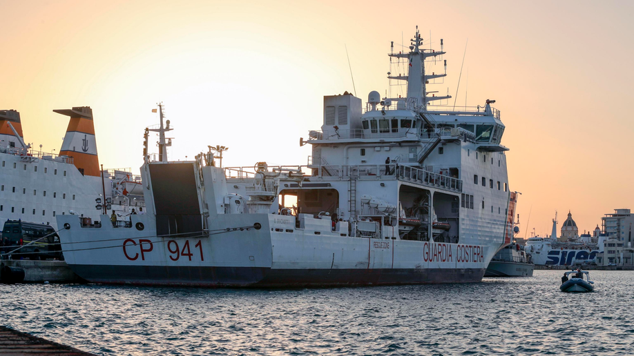 Italy Transfers Migrants Off Ship, But Refuses Them Entry | Fox News