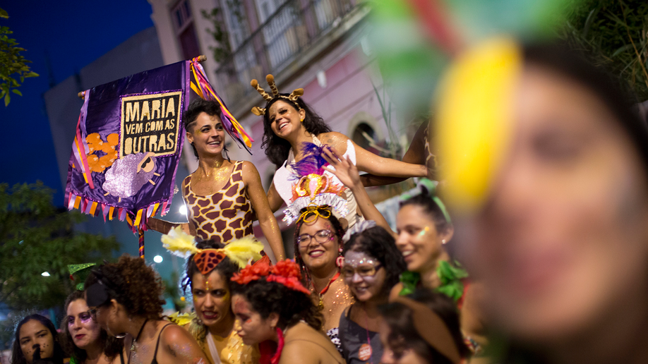 Women At Brazil Carnival Skimpy Garb Does Not Allow Groping Women At Brazil Carnival Skimpy Garb Does Not Allow Groping