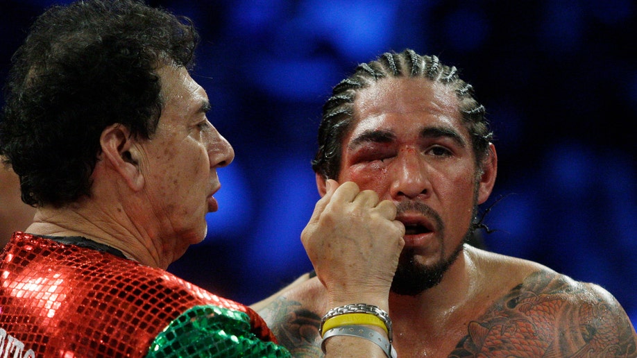 Miguel Cotto Defeats Antonio Margarito By TKO | Fox News