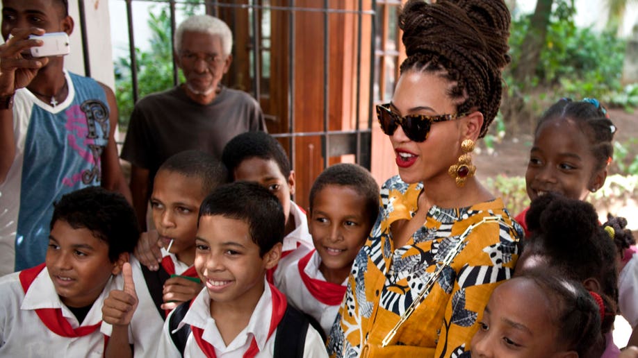 e095d09e-Cuba People Beyonce