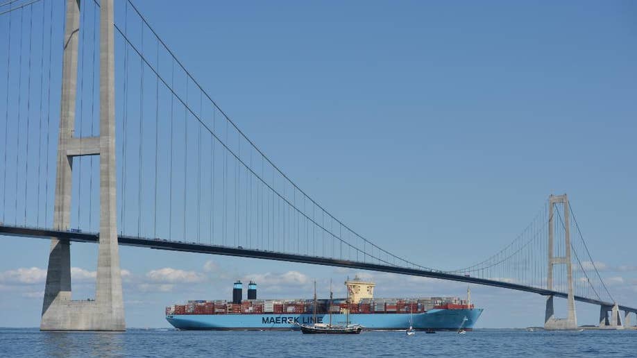 Industri pelayaran berjuang untuk menangani krisis migran di Mediterania