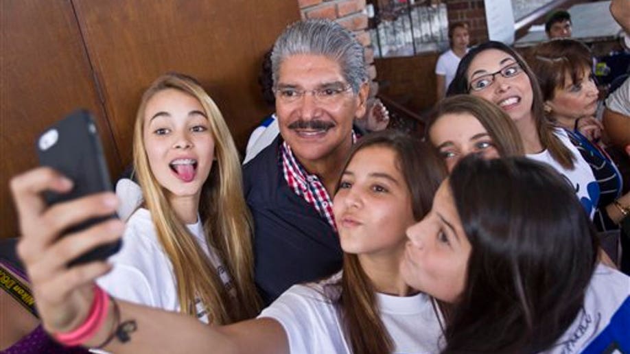 423f47d4-APTOPIX El Salvador Election