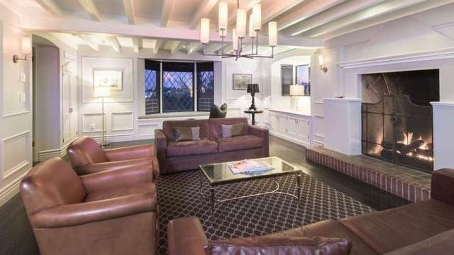 Check Out The Decor Of This Los Feliz Home Featured On Flipping