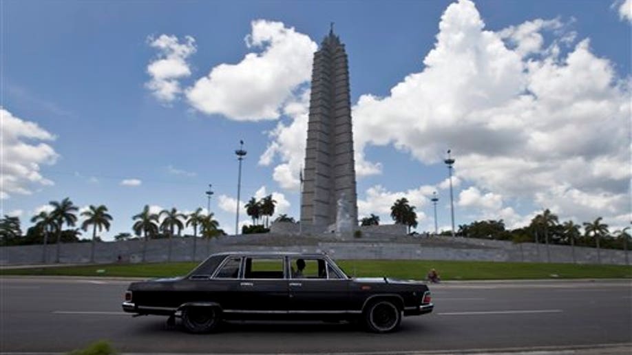 11421af7-Cuba Fidels Limos