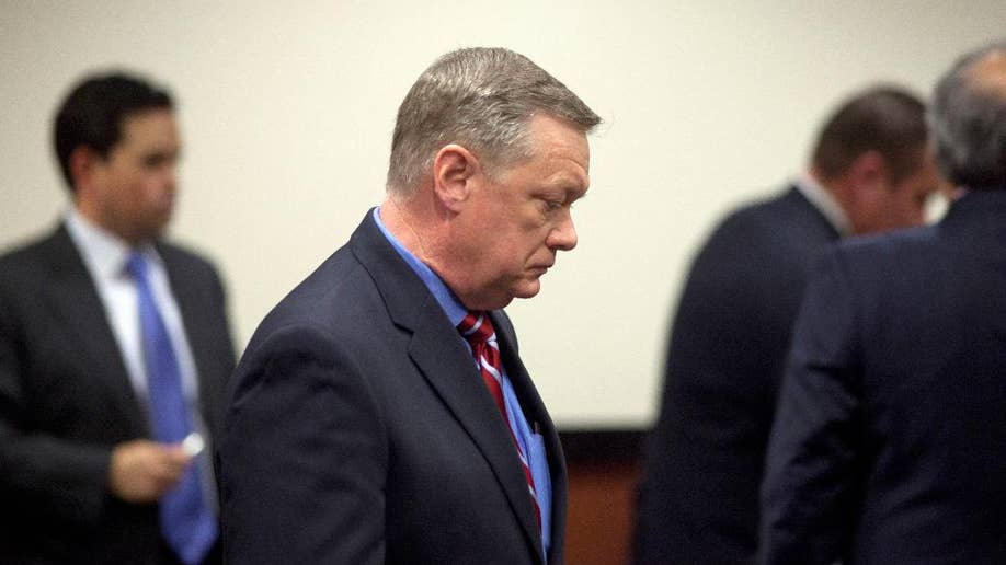 Hukuman penjara bagi mantan CEO Fiesta Bowl menyoroti kemunduran nasibnya