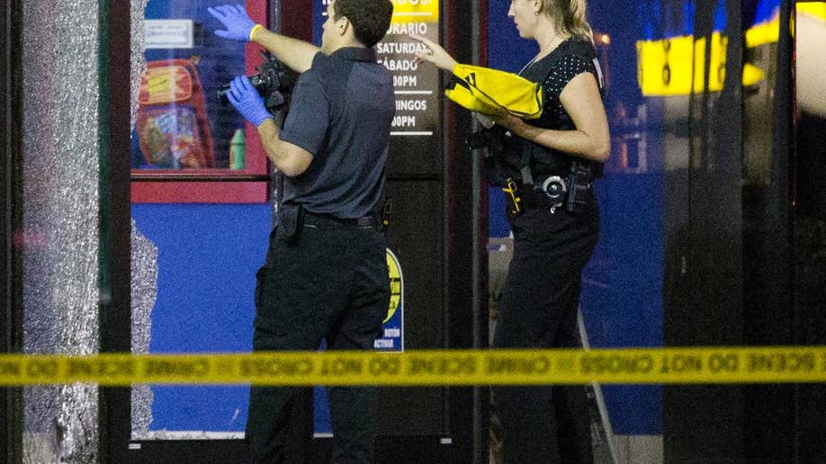 2 wounded in central Florida mall shooting; 2 men found dead in fleeing
