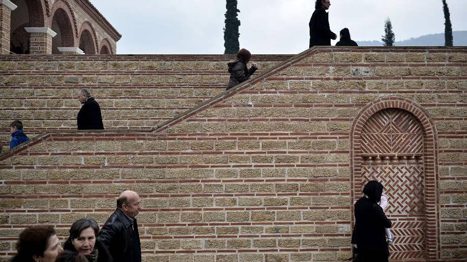 Ribuan orang percaya melakukan ziarah ke Yunani untuk mengunjungi Makam atau Orang Suci Ortodoks Baru
