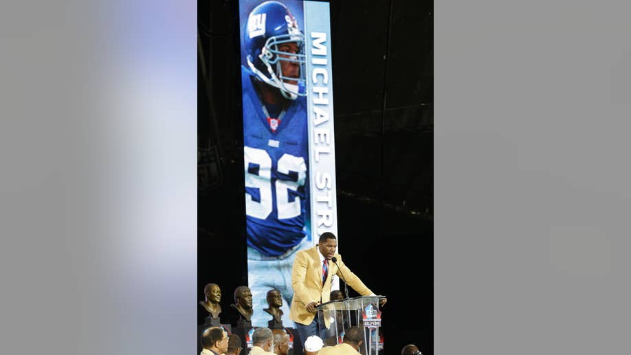 Reed Brings The Emotion And Strahan Delivers The Laughs At Hall Of Fame Induction Ceremony 