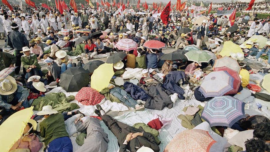 Legacy Of Tiananmen Democracy Movement Looms Over Hong Kong Protests ...