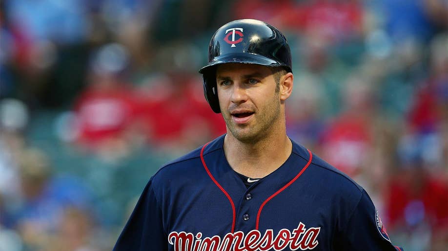 It's a boy! Joe Mauer and his wife add third child to their brood – Twin  Cities