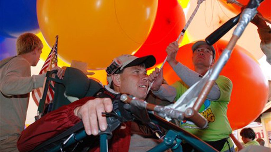 1c6f171b-Lawn Chair Balloonist