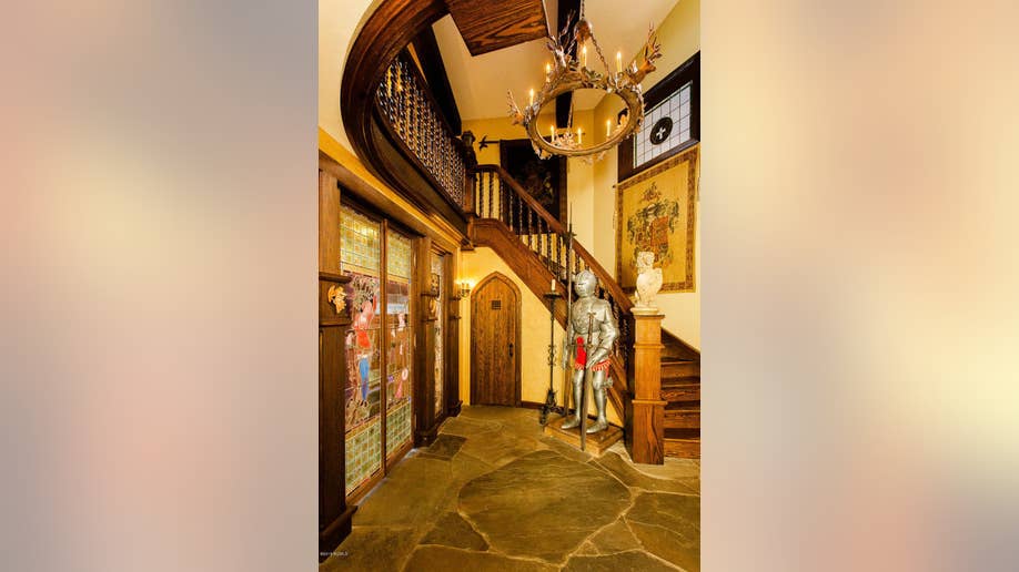 It's Good to Be King Highlands Castle Looms Large in Upstate New York