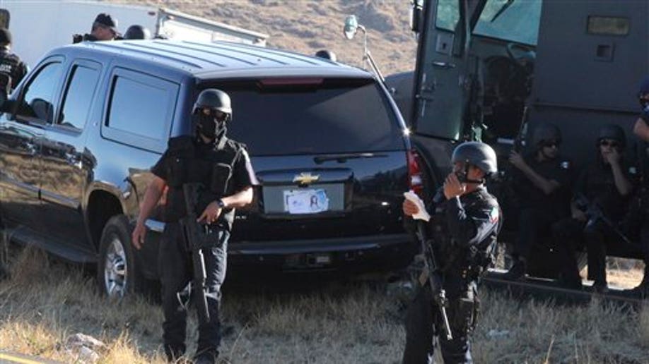 d26e4f44-Mexico ICE Agents Shot