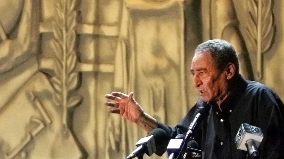 0b9a9c7e-Mideast Egypt Poet