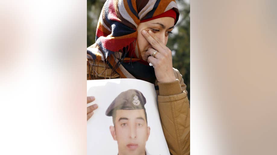 Islamic video shows captive Jordanian pilot burned to death | Fox News