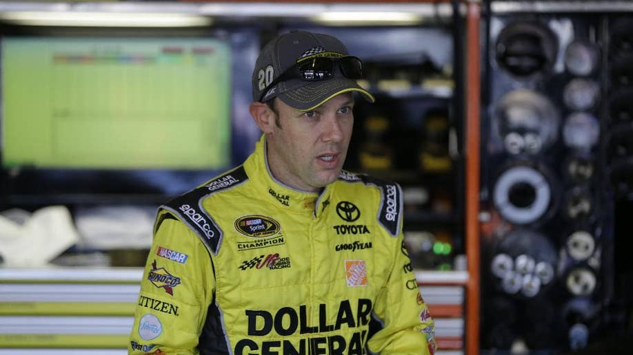 Stewart Gets Nascar S 1st 200 Mph Lap On Intermediate Track Kenseth Takes Pole In Texas Fox News