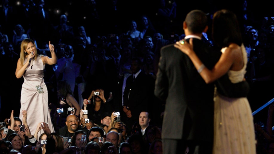 8a902ee0-Obama Beyonce