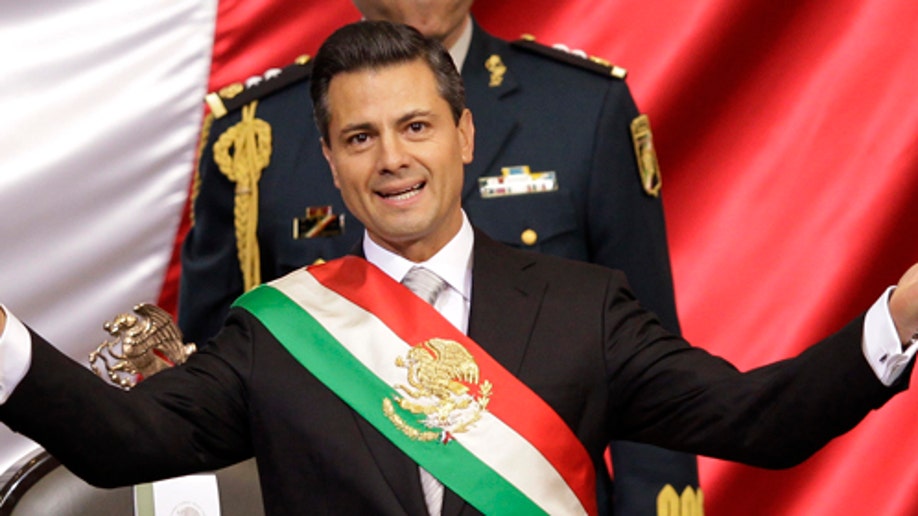 df3f4e05-APTOPIX Mexico Inauguration