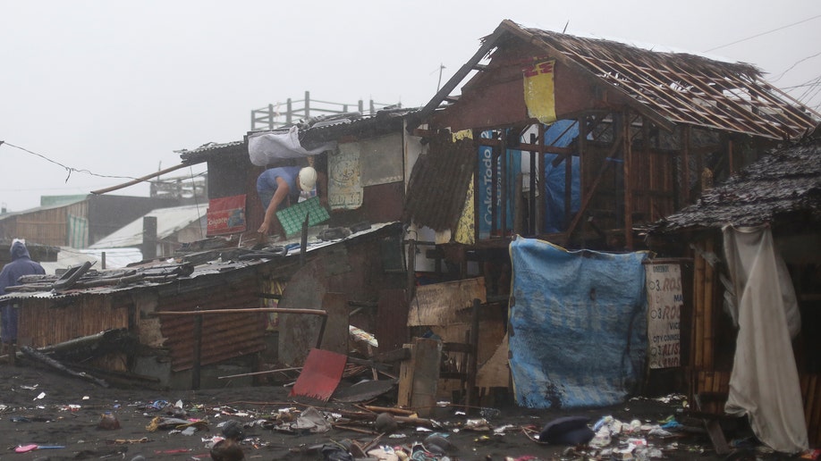 3520889e-Philippines Typhoon