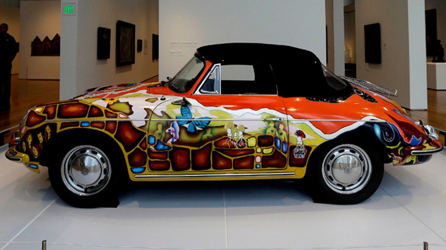 85ab5f31-Porsche Exhibit
