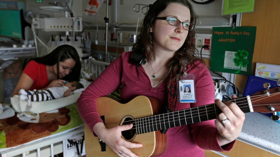 Preemie_Music_Therapy_3