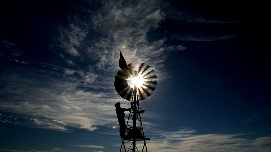 7f71873a-53026870IW010_Australia_Suf