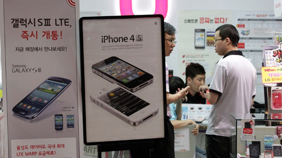 27b7f45d-South Korea Samsung Apple